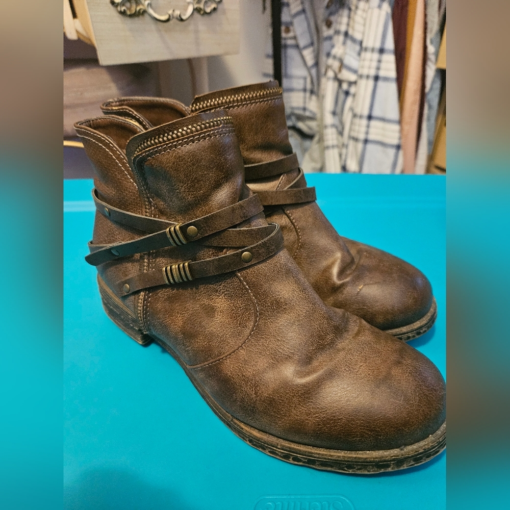 Ankle bootie